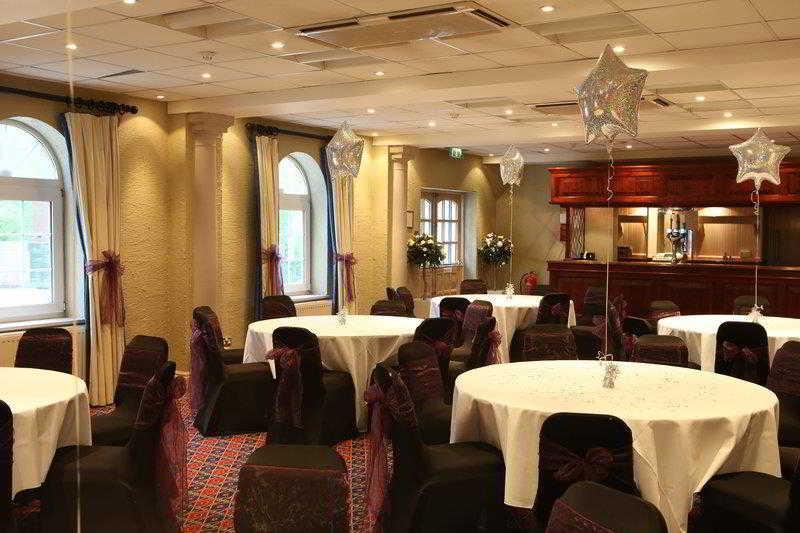 Barons Court Hotel Walsall Kültér fotó