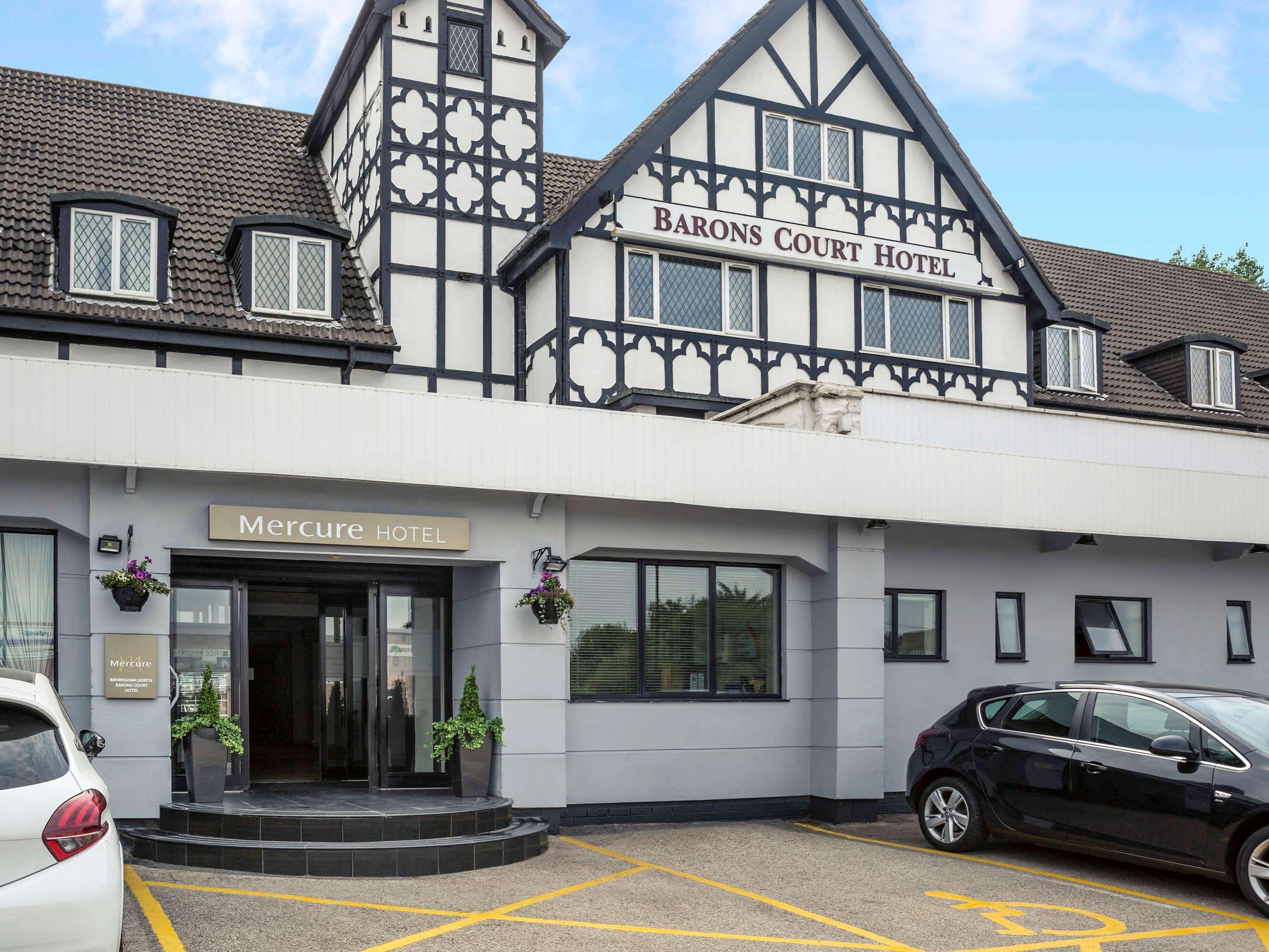 Barons Court Hotel Walsall Kültér fotó