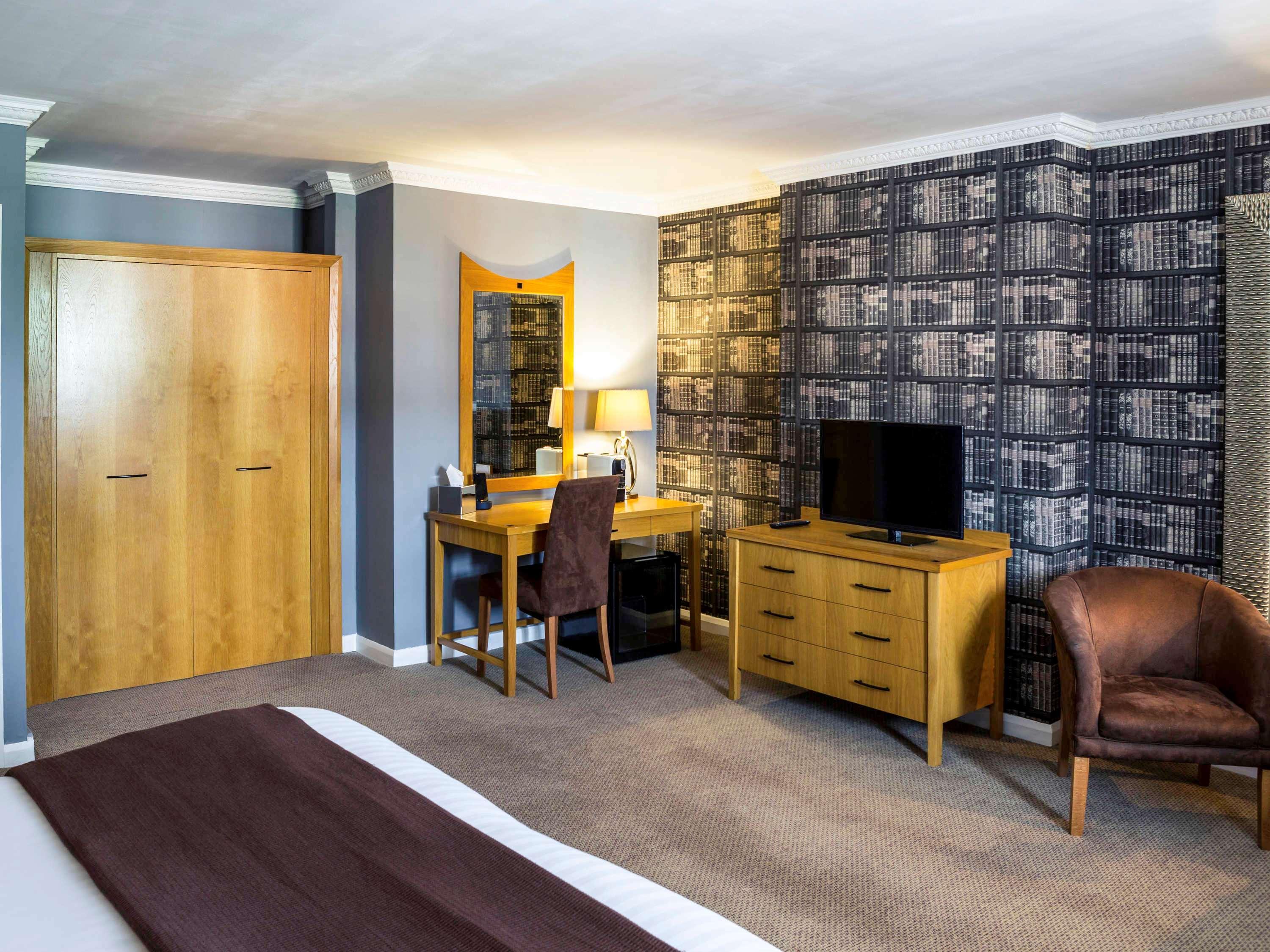 Barons Court Hotel Walsall Kültér fotó