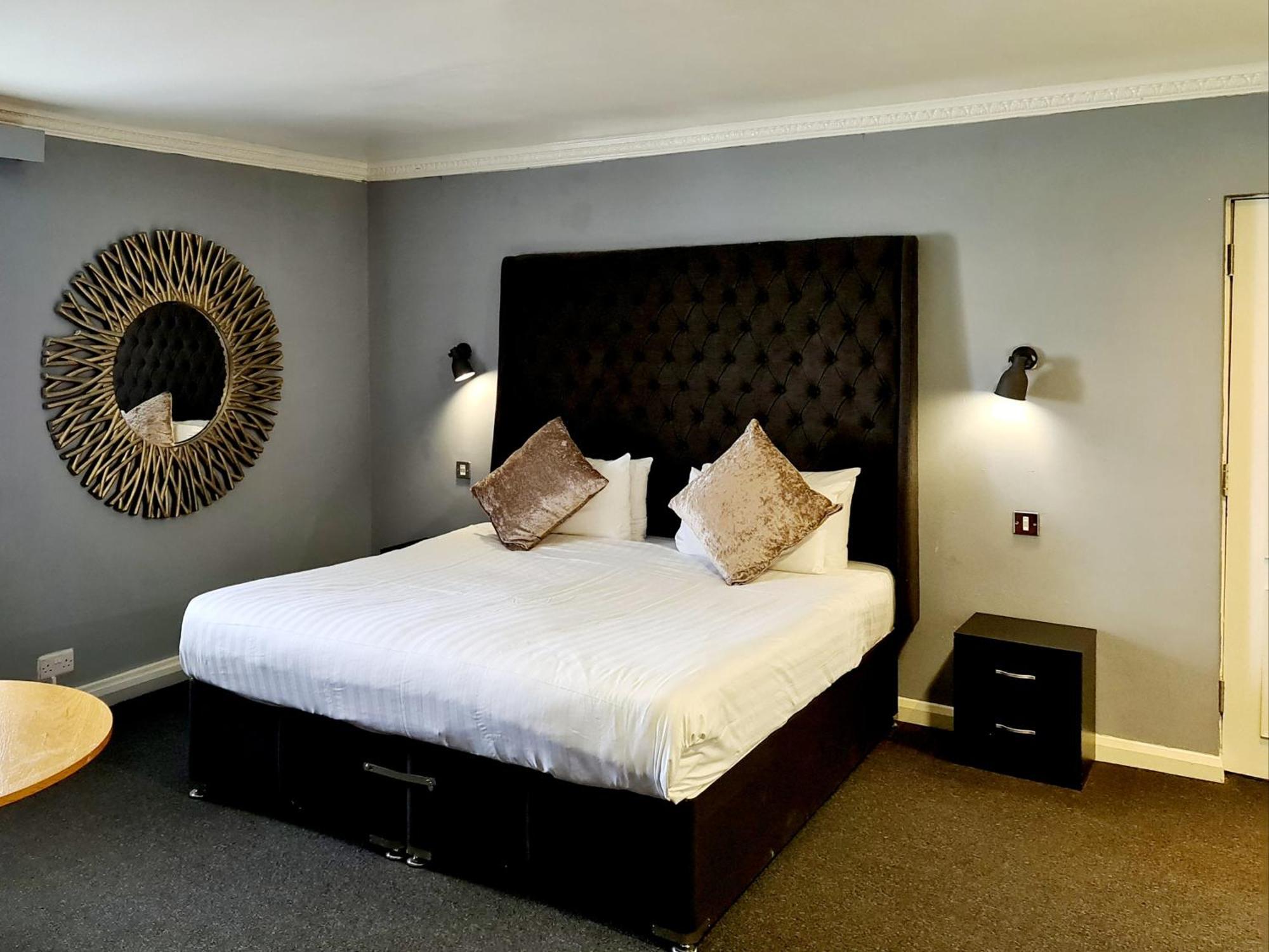 Barons Court Hotel Walsall Kültér fotó