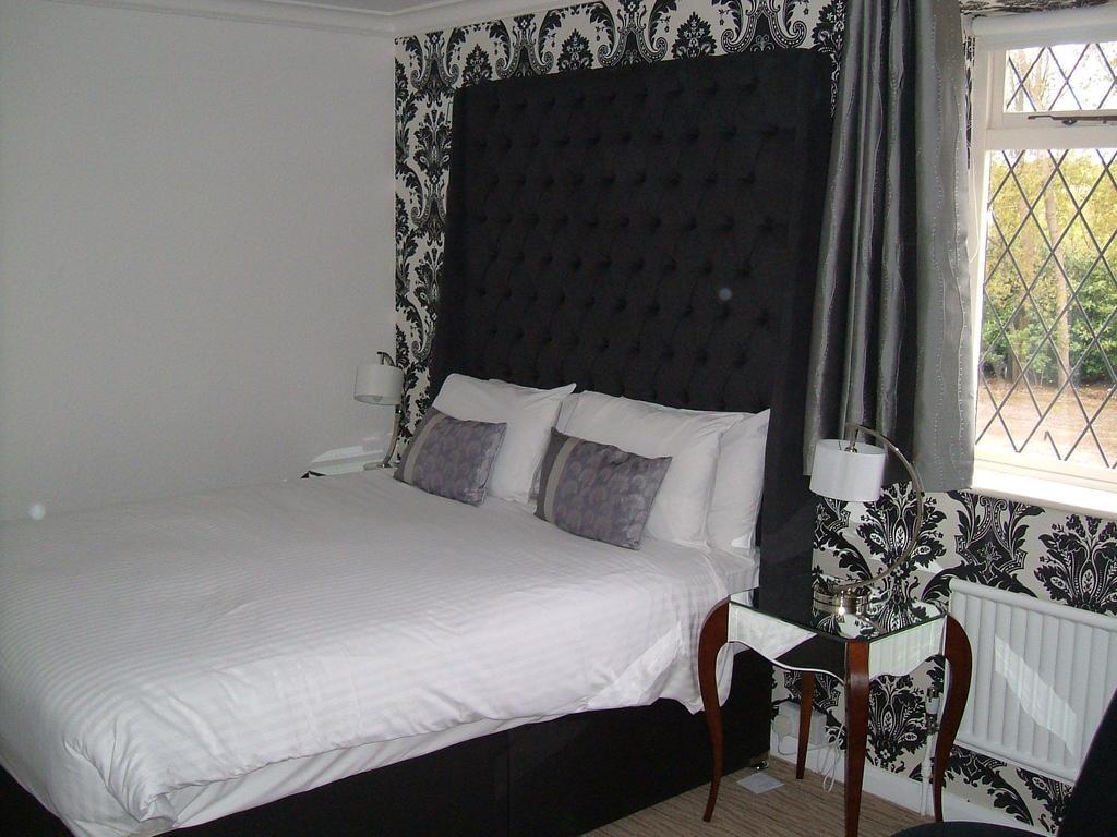Barons Court Hotel Walsall Kültér fotó